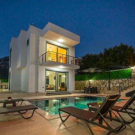 Oezel * Φετιγιέ